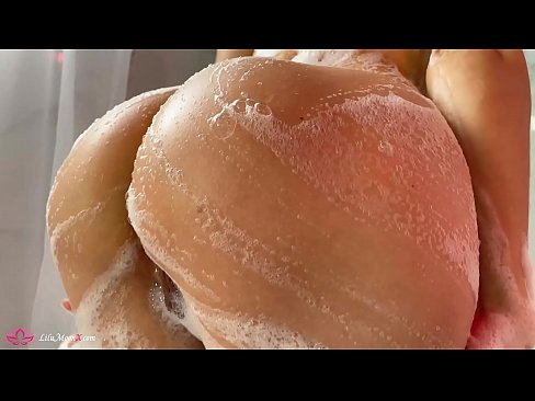 ❤️ Brunette si masturba a figa cù un vibratore per un orgasmu intensu in a doccia Porno à co.123sex.ru